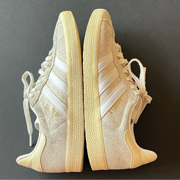 Adidas Gazelle distressed sneakers, cream, lace up size 8 US - Picture 7 of 13
